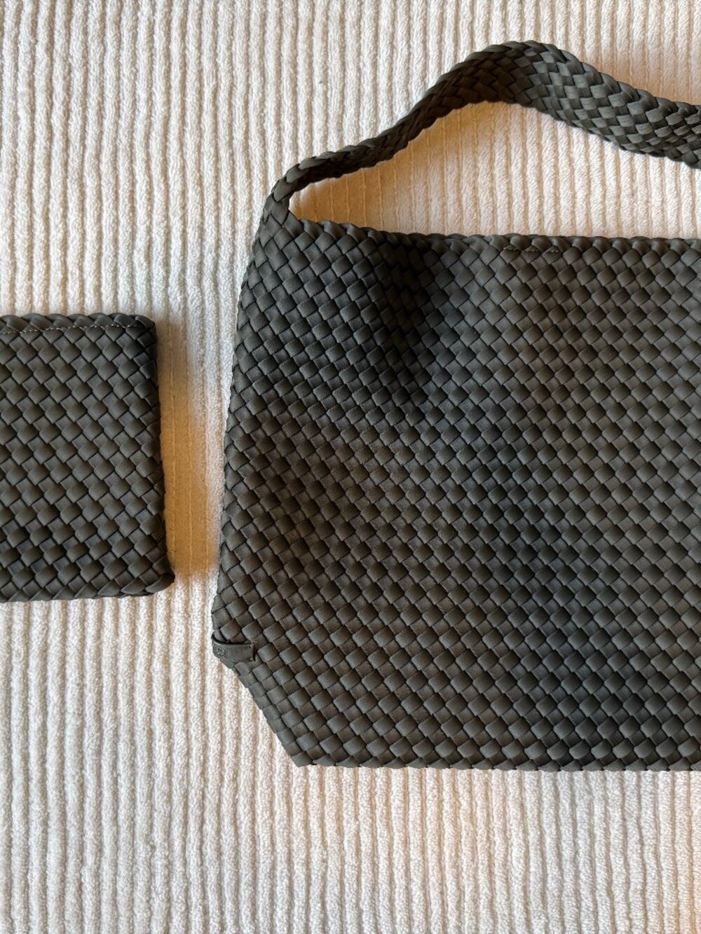 NAGHEDI Hobo Bag in Olive - Picture 2 of 4